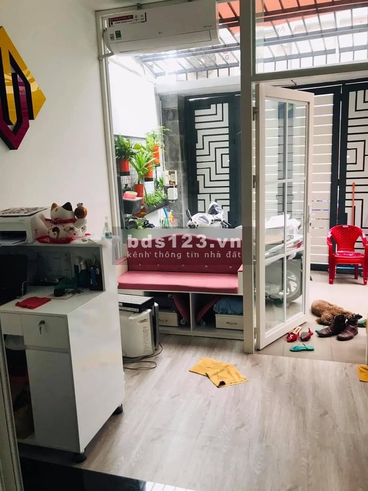 Chỉ 8.7 Tỷ sở hữ ngay nhà trung tâm CMT8 HXH gần Bành Văn Trân, giá rẻ, Lh0904358019