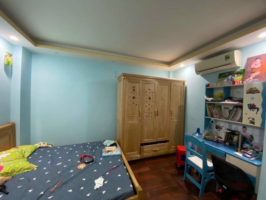 Bán nhà Ngõ 24 Kim Đồng phân lô gara oto tránh dt 50m2 x 5 tầng vùa ở vùa kinh doanh tốt.