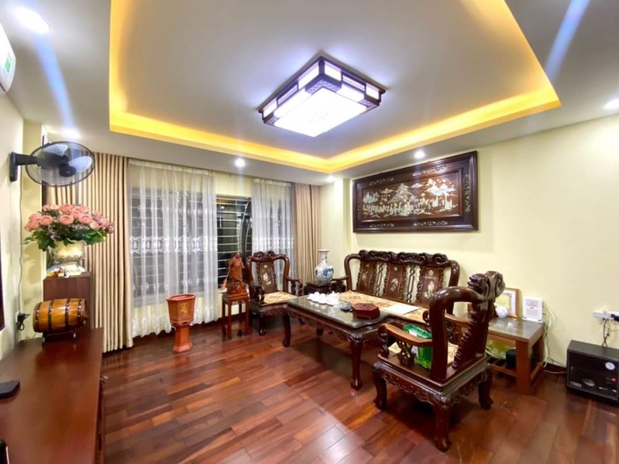 Bán nhà Ngõ 24 Kim Đồng phân lô gara oto tránh dt 50m2 x 5 tầng vùa ở vùa kinh doanh tốt.
