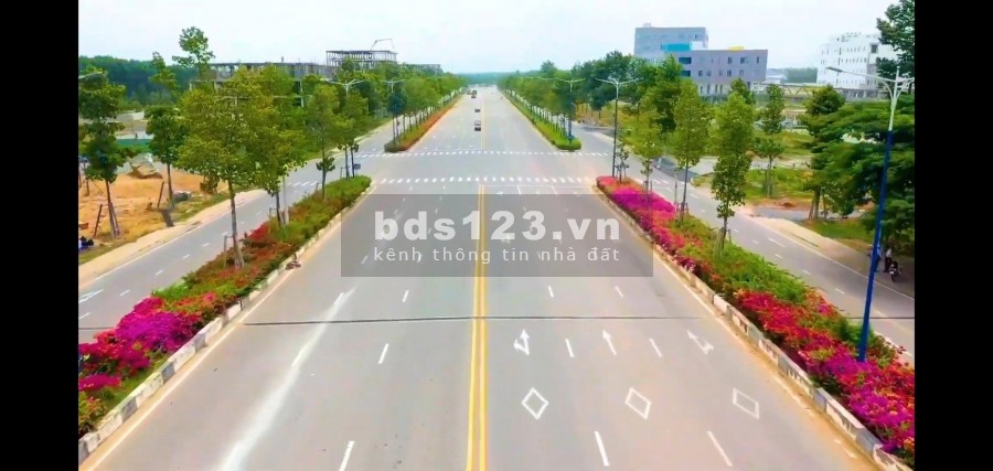 Tôi có nền đất ở sát cạnh trường Đại Học Việt Đức cần bán