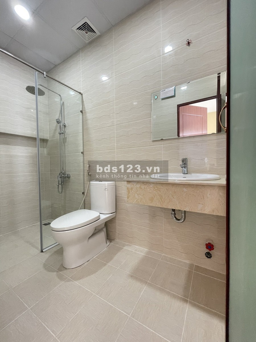 Nhà phố 2 lầu sân thượng hxh Nguyễn Văn Linh, phường Bình Thuận, Quận 7