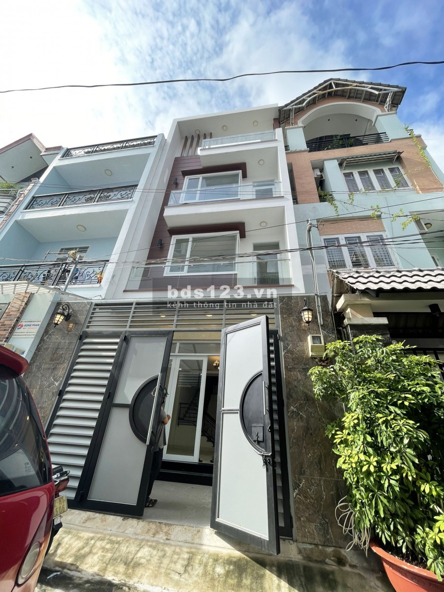 Nhà phố 2 lầu sân thượng hxh Nguyễn Văn Linh, phường Bình Thuận, Quận 7