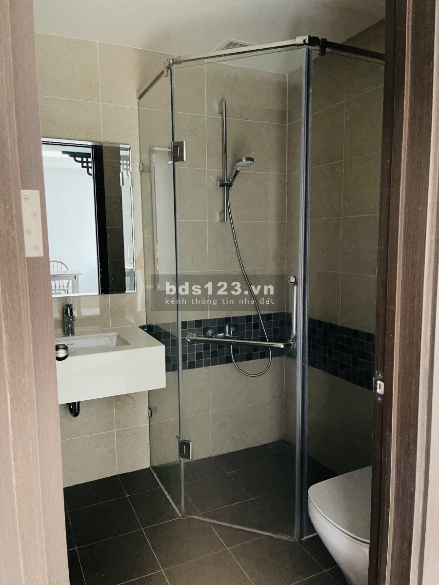 Tôi cho thuê căn hộ cao cấp The Tresor 39 Bến Vân Đồn Q4 2pn full nội thất