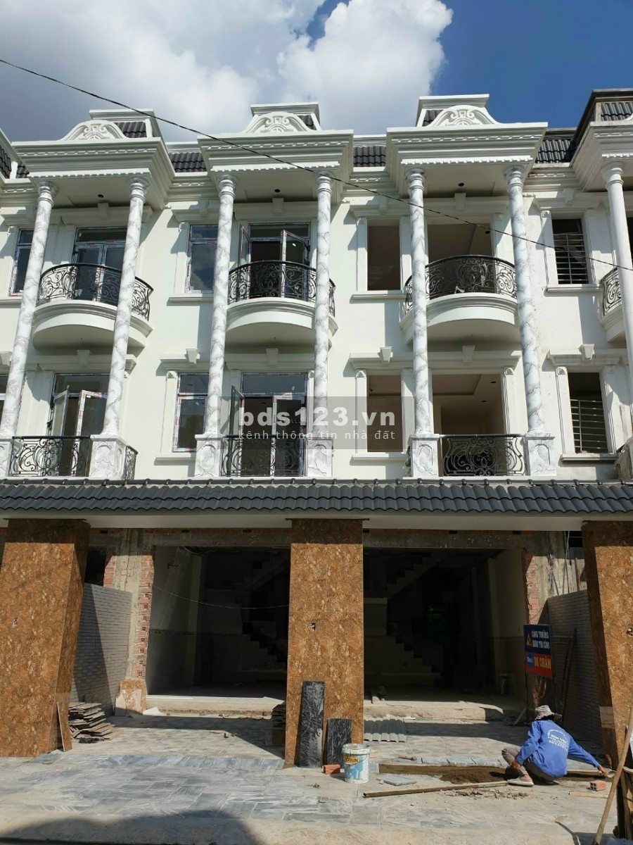 Bán nhà mặt phố đường Nguyễn thị khắp Tp Dĩ An Tỉnh Bình Dương
