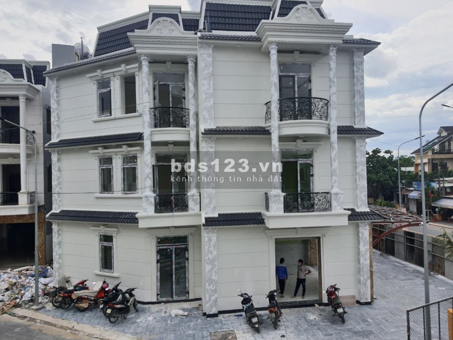 Bán nhà mặt phố đường Nguyễn thị khắp Tp Dĩ An Tỉnh Bình Dương