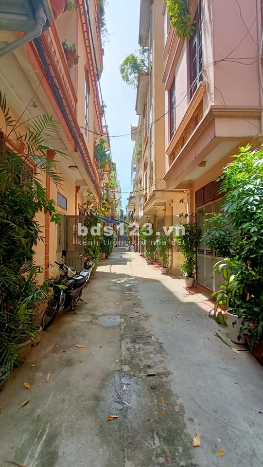 Bán nhà Ngô Quyền, Hà Đông khu phân lô Quận đội ô tô đỗ cửa, lô góc dt 54m2, giá 5.8 tỷ