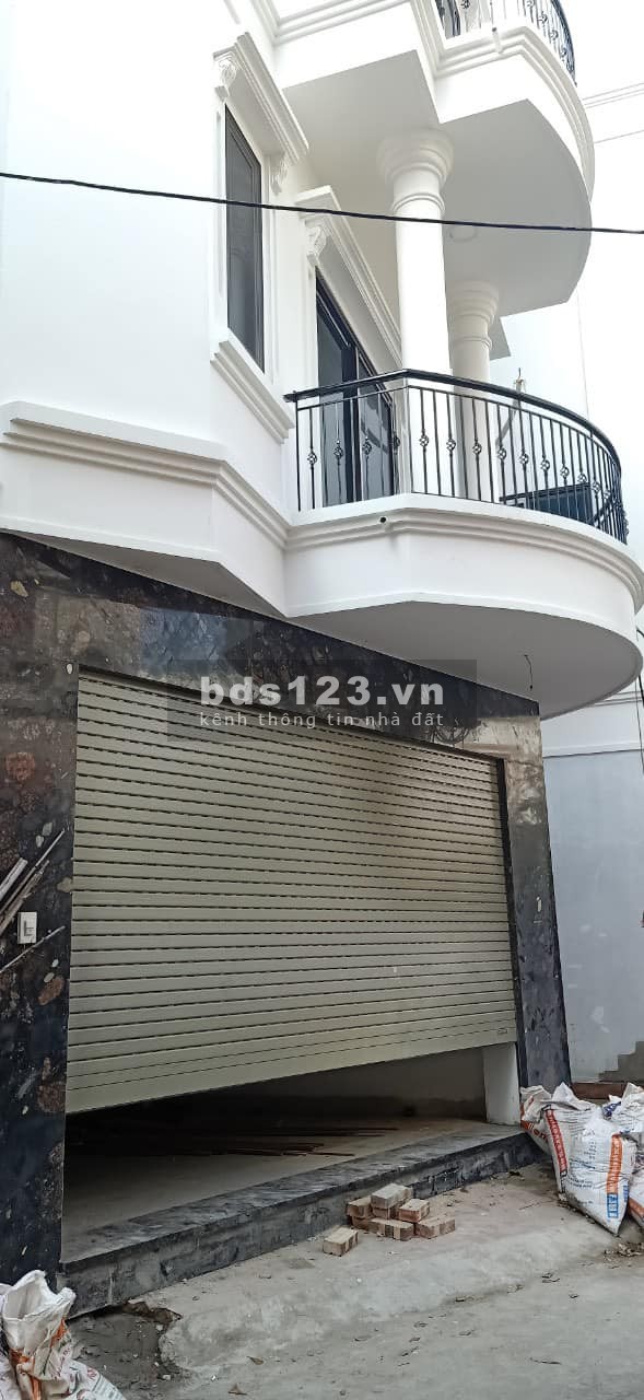 Nhà Bát Khối Lô Góc Gara Ôtô Nhà MỚi Koong 43m x 5 tầng