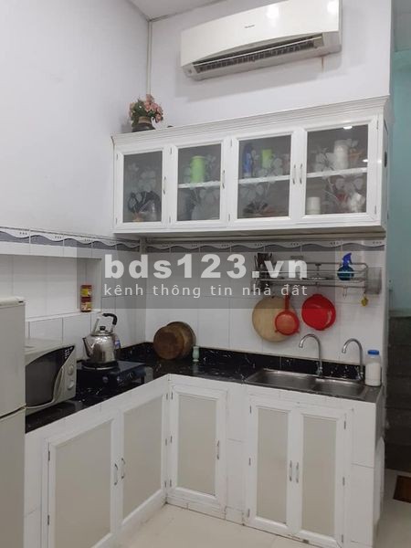 Bá nhà Tân Kỳ Tân Quý, dt 55m2, nhà đẹp dọn vào ở ngay, lh 0915.830.813