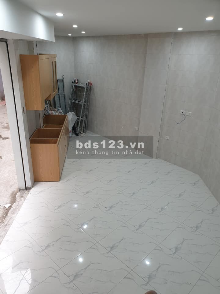 BÁN nhà CẦU GIẤY Hoàng Quốc Việt ở luôn 4 tầng 2.6tỷ