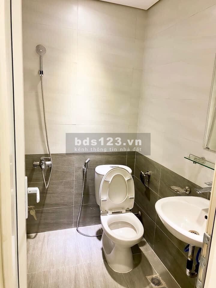 Cần bán căn hộ FLC Quang Trung Hà Đông full nội thất 76m2 - 3PN - 2WC giá 1,9 tỷ. LH: 0374393926