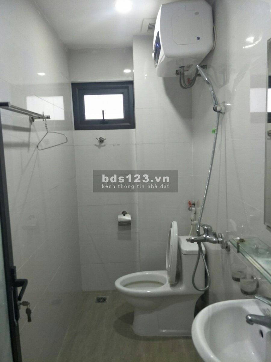 Bán nhà đường Hồng Tiến 48m2 x 5 tầng, 4m mặt tiền, giá 5.3 tỷ.Lô góc, Ô tô, KDVP