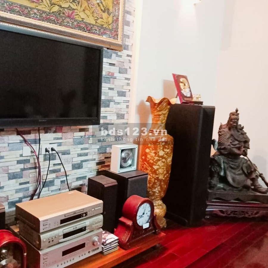 Cần tiền bán gấp nhà lô góc Cổ Linh, dt 58m2, giá 11.6 tỷ