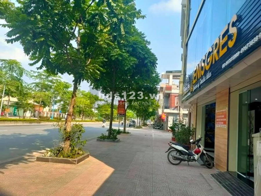Cần tiền bán gấp nhà lô góc Cổ Linh, dt 58m2, giá 11.6 tỷ