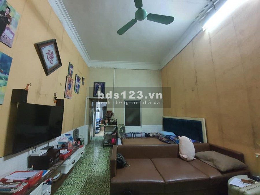 Phố 8/3, Ô tô tránh, MT 4m, DT 48m2, giá 6.75 tỷ
