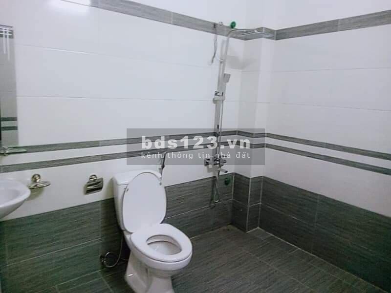 Cần bán gấp phố Định Công, dt 30m2, ô tô, nhà mới tinh, 4 tầng, mt 4.5m, giá 2.8 tỷ