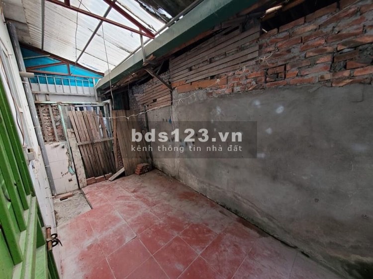 Bán nhà Tư đình 70m2, 4 tầng, MT 8m giá 6,7 tỷ.