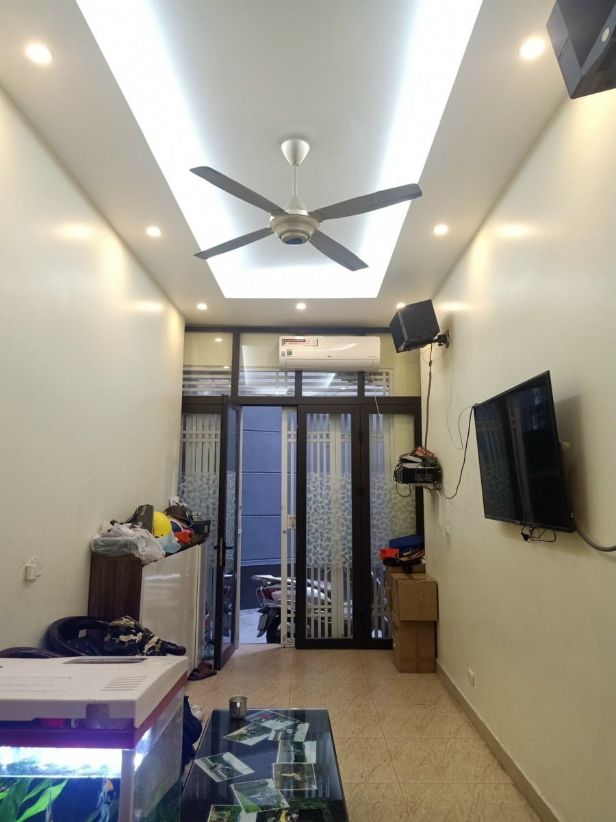 Tôn Đức THắng 38m 5 tầng mặt tiền 3,2m. Ngõ nông nhà đẹp