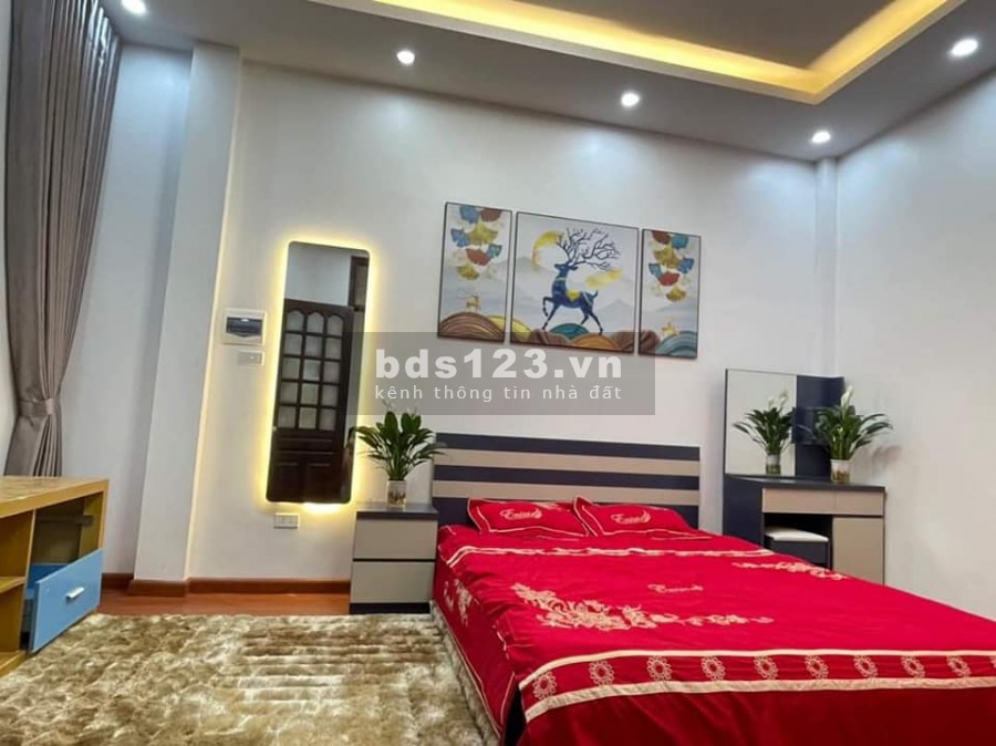 Bán nhà Phân Lô, KD, cho thuê, Đường Láng, 36m2 * 5, giá 3,3 tỷ.