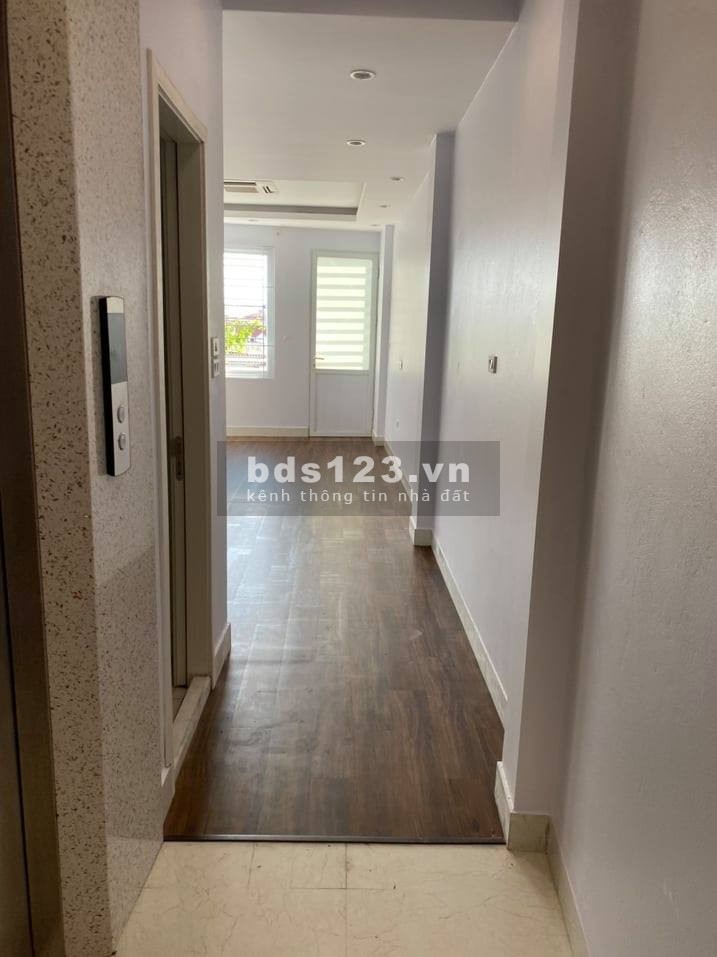 Bán nhà MP Trần Khắt Chân, KD, thang máy, gara OTO, 50m, hơn 10 tỷ,LH 0877771009
