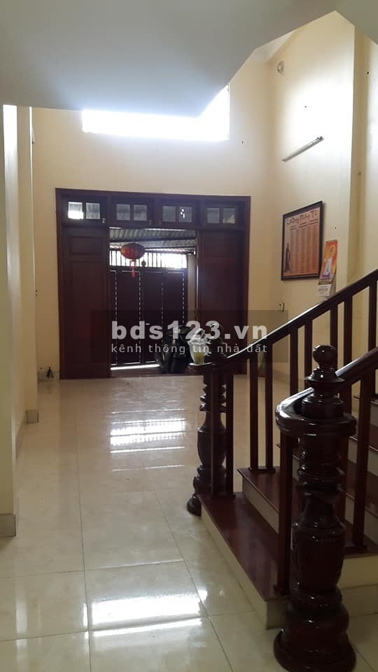 Bán nhà mặt đường Ngọc Hồi, diện tích 76M2, xây 4 tầng, giá 3.48 tỷ.