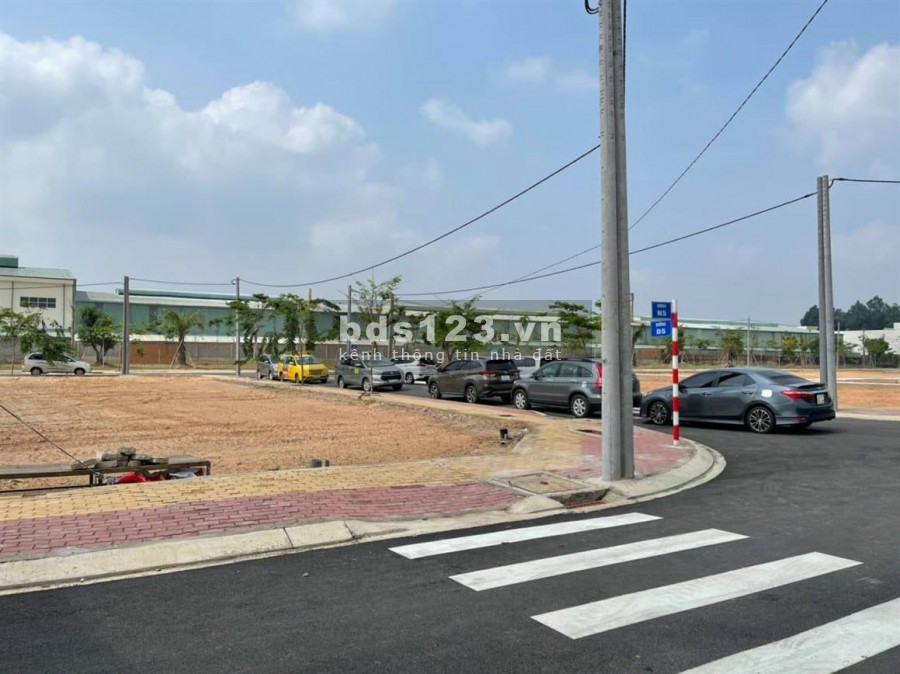CENTRAL GOLDEN LAND mặt tiền Quốc Lộ 13Tuyệt Phẩm Khu Đô Thị Đáng Sống Bậc Nhất Bắc Bình Dương ️