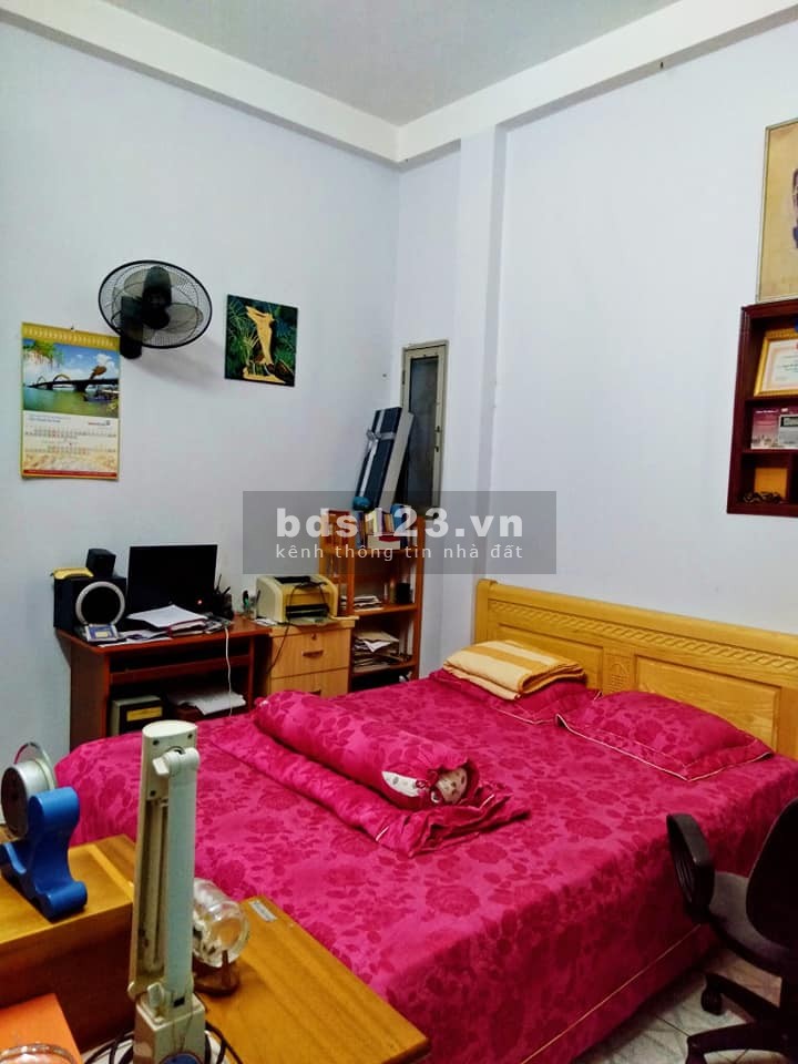 Bán nhà Phân Lô, KD, cho thuê, Đường Láng, 36m2 * 5, giá 3,3 tỷ.