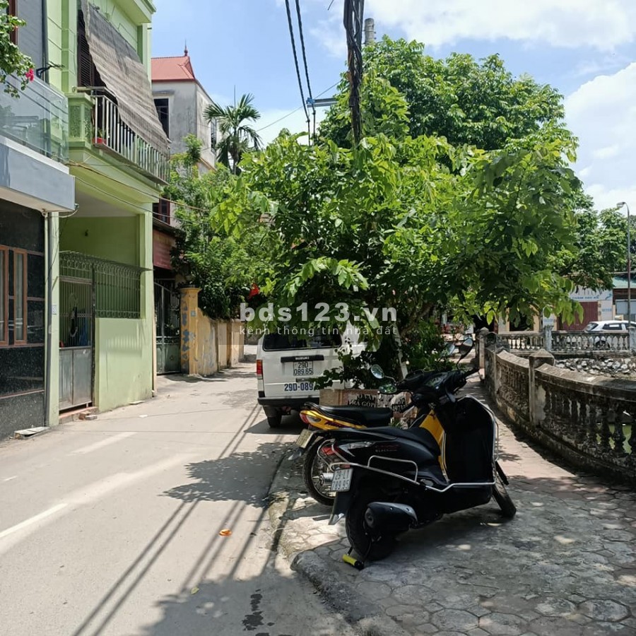 Bán 40m2 đất Hữu Hưng tặng nhà C4, MT 6,3m chỉ 2,1 tỷ, sổ đỏ trao tay