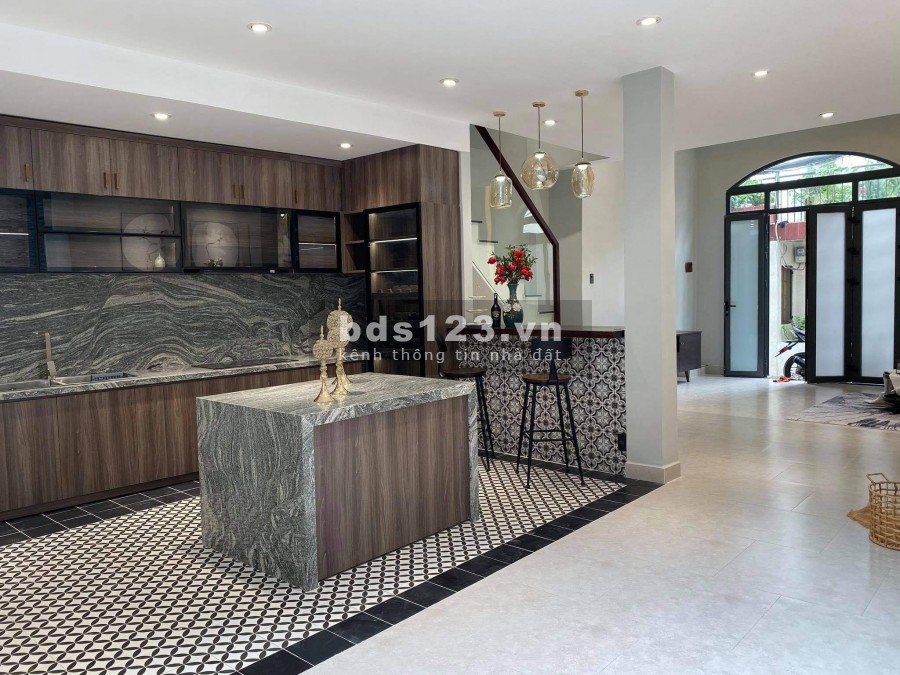Biệt thự Bình Thạnh. HXH. 100m2, ngang khủng. Chỉ 8 tỷ 9
