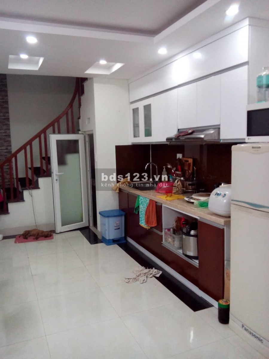 Bán nhà trung tâm Thanh xuân, Ô Tô 37m2, mặt tiền 6.6, 5 tầng, 3.3 tỉ.LH 0383840480