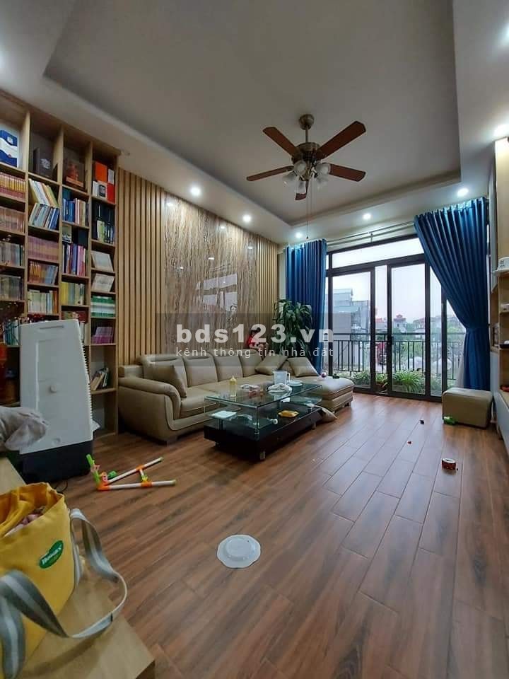 Cần bán nhà đẹp Quận Long Biên, 5 tầng đúc, giá 6.3 tỷ