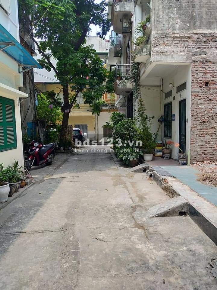 Bán nhà nguyên căn Nguyễn Văn Cừ, dt 41m2, 3 tầng đúc, giá 4.7 tỷ, LH: 092.234.6363