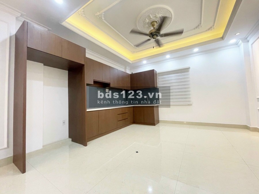 Nhà tiện kinh doanh, cho thuê, mở công ty Thành Thái, P.14, Quận 10. 15,5 tỷ