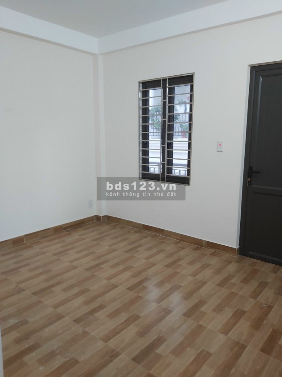 Bán nhà đường Hoàng Liệt view hồ Linh Đàm, dt 33m2, giá 3.2 tỷ
