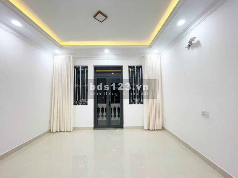 Nhà tiện kinh doanh, cho thuê, mở công ty Thành Thái, P.14, Quận 10. 15,5 tỷ