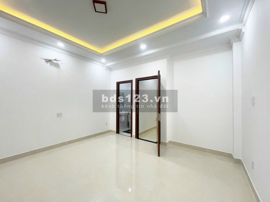 Nhà tiện kinh doanh, cho thuê, mở công ty Thành Thái, P.14, Quận 10. 15,5 tỷ