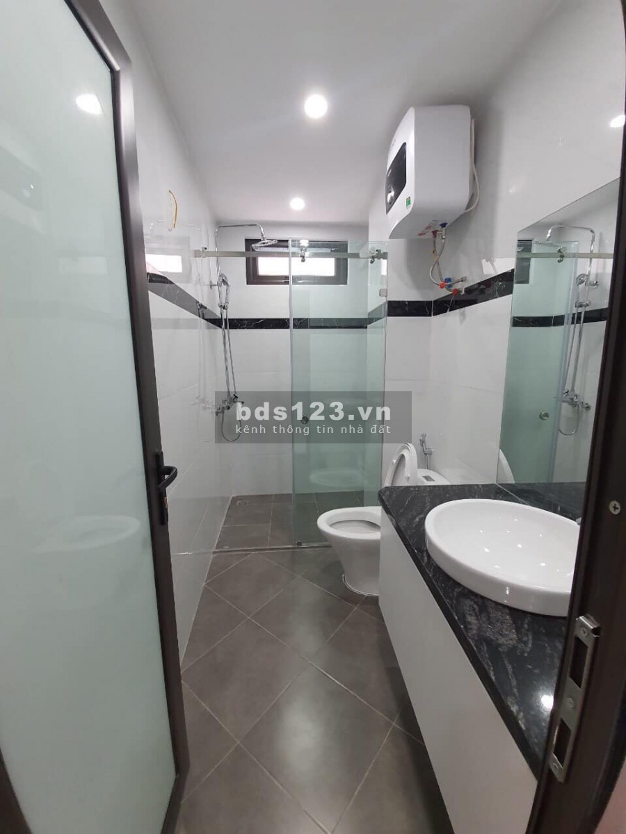 Bán nhà Trương Định 56m2, 5 tầng, phân lô, ô tô tránh, ngõ thông, giá 6.3 tỷ