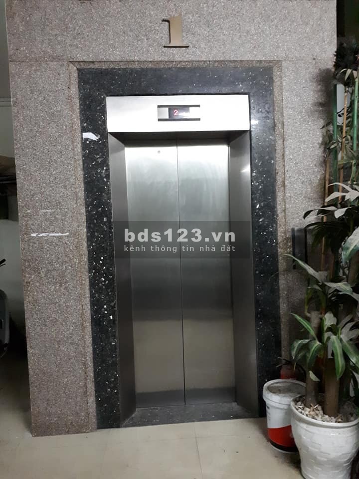 Bán tòa nhà lô góc 8 tầng, 50 phòng, Minh Khai, Từ Liêm DT 222m2, MT khủng 15m, giá 28 tỷ lh 0968990560