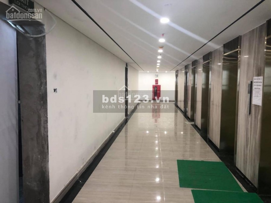 Bán căn hộ 05 toà Moon dự án Tây Hồ Resdence ban công đông, giá 3.5 tỷ, 2 pn, full đồ nội thất, ck 5%