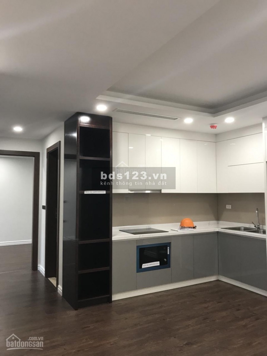 Bán căn hộ 05 toà Moon dự án Tây Hồ Resdence ban công đông, giá 3.5 tỷ, 2 pn, full đồ nội thất, ck 5%