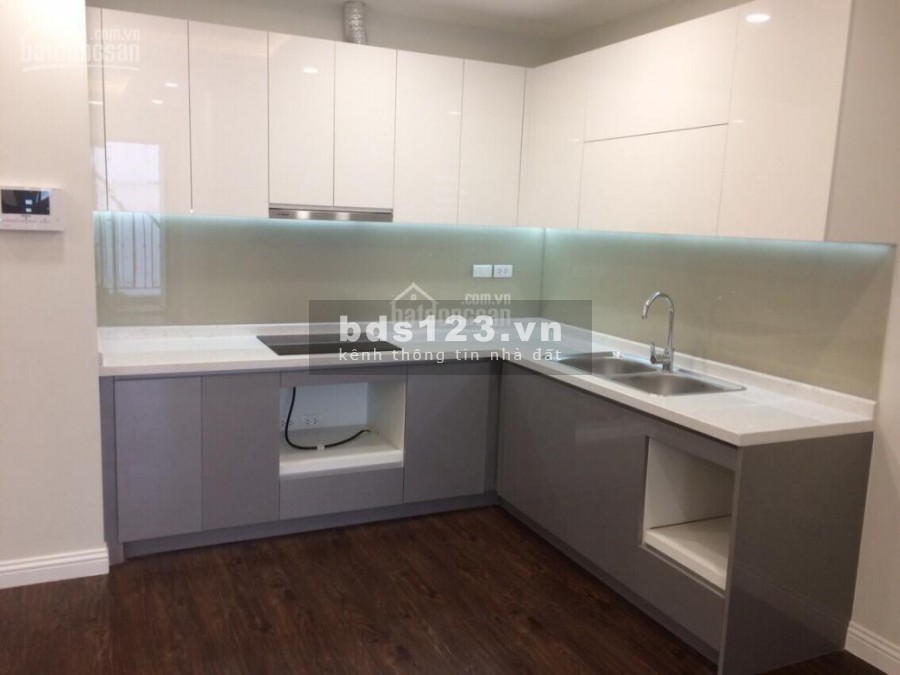 Bán căn hộ 05 toà Moon dự án Tây Hồ Resdence ban công đông, giá 3.5 tỷ, 2 pn, full đồ nội thất, ck 5%
