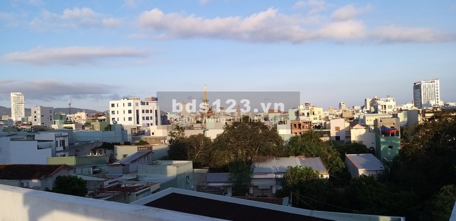 Bán nhà trọ 3 tầng, mặt tiền 10m, full 26 phòng gần chợ Khu 6 và đại học Quy Nhơn, tỉnh Bình Định, giá 6.3 tỷ