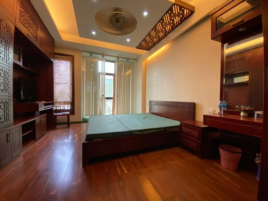 Bán nhà trung tâm ĐỐNG ĐA, ô tô tránh,view vườn hoa, 72M2, 16.9 TỶ!