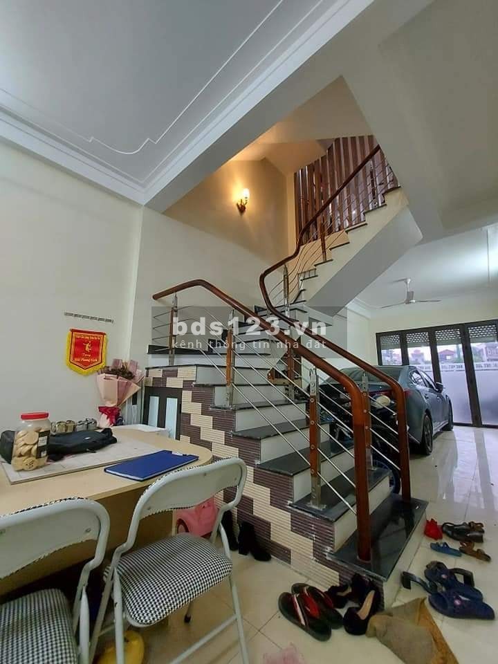 Cần bán nhà đẹp Quận Long Biên, 5 tầng đúc, giá 6.3 tỷ