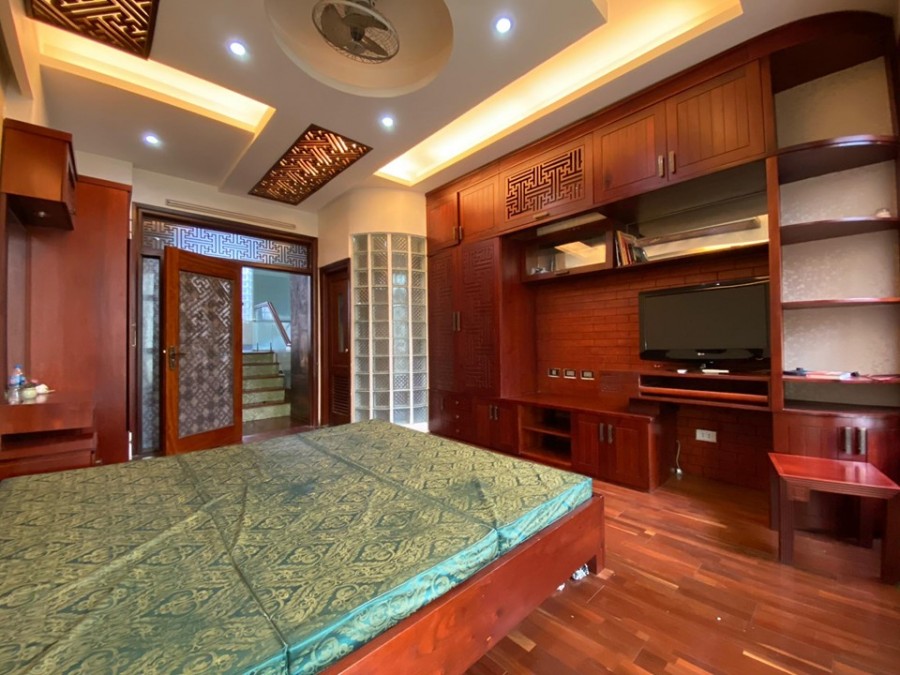 Bán nhà trung tâm ĐỐNG ĐA, ô tô tránh,view vườn hoa, 72M2, 16.9 TỶ!
