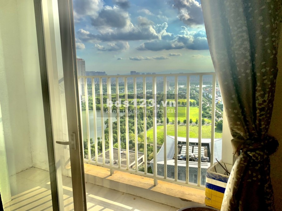 Bán căn hộ Ngoại Giao Đoàn, diện tích 114m2, 3 phòng ngủ, Có sổ đỏ chính chủ, view hồ điều hòa và đại sứ quán. Giá 3.9ty - LH: 0972933496