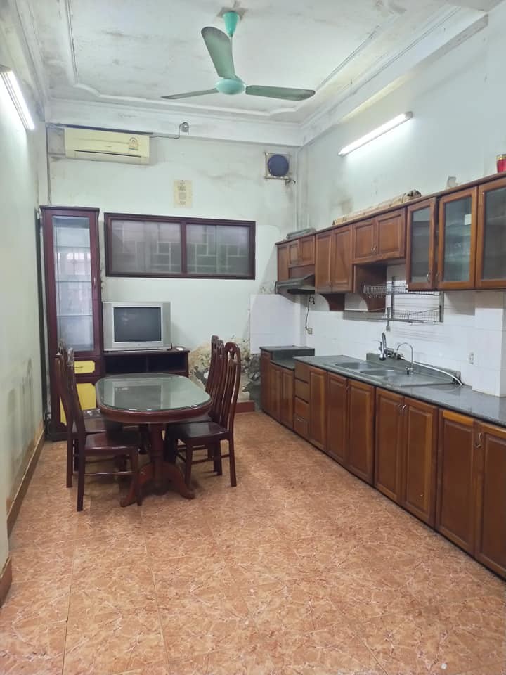 Bán nhà Trần Hữu Tước, phân lô, oto, view hồ, 4PN, 50m*4T, 7.75 tỷ, 0888104444