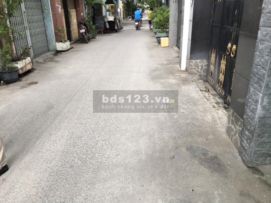 Bán nhà 4 x 18m, HXH Phạm Hùng thông khu Cao Lỗ, P4Q8