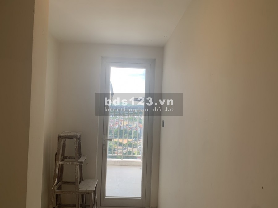 Bán căn hộ Ngoại Giao Đoàn, diện tích 114m2, 3 phòng ngủ, Có sổ đỏ chính chủ, view hồ điều hòa và đại sứ quán. Giá 3.9ty - LH: 0972933496