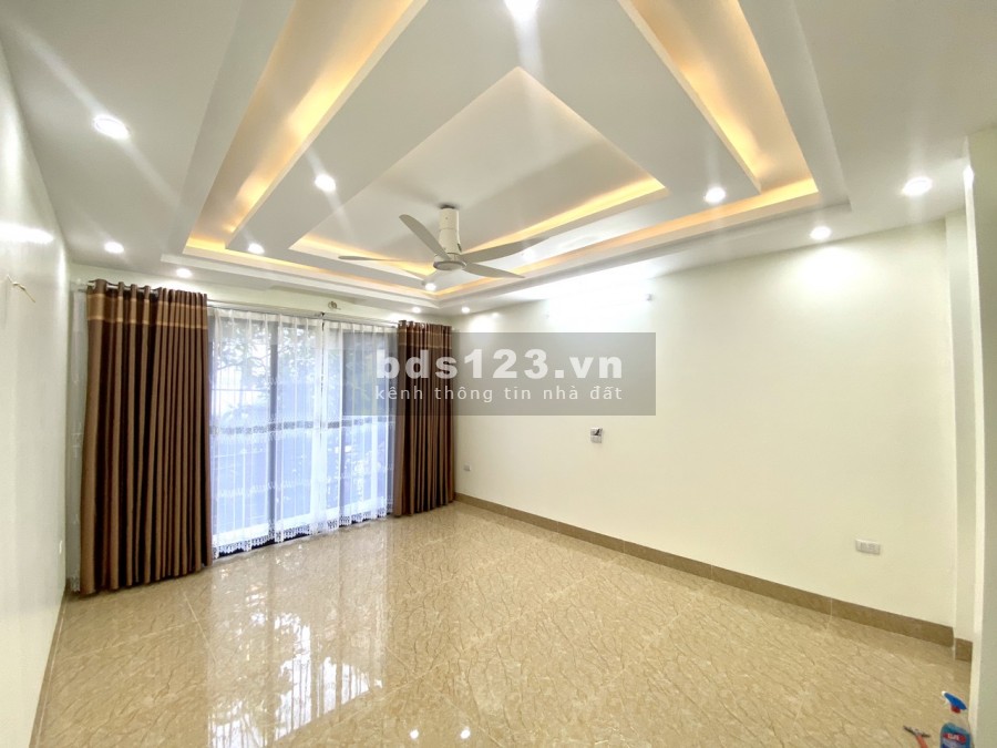 Nhà đẹp nội thất sang Nguyễn Văn Cừ, 5 tầng, dt 38m2, chỉ hơn 3 tỷ