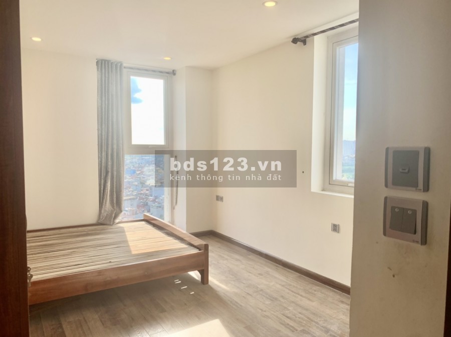 Bán căn hộ Ngoại Giao Đoàn, diện tích 114m2, 3 phòng ngủ, Có sổ đỏ chính chủ, view hồ điều hòa và đại sứ quán. Giá 3.9ty - LH: 0972933496